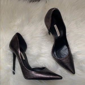 Zara Women’s Metallic High heel shoe